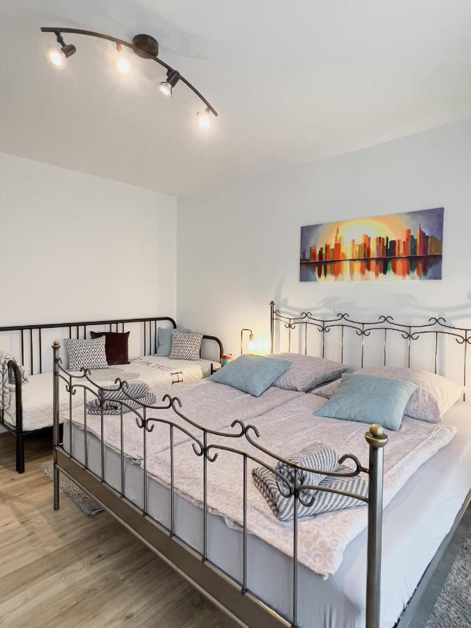 Schoene Helle & Gemuetliche Wohnung In Altstadtnaehe 埃尔福特 外观 照片